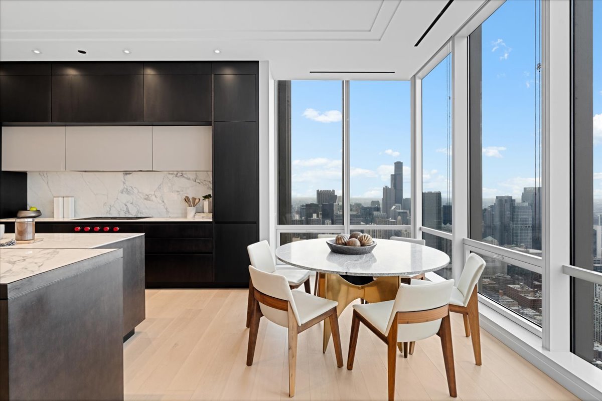 14 W Superior Street Unit: 6502