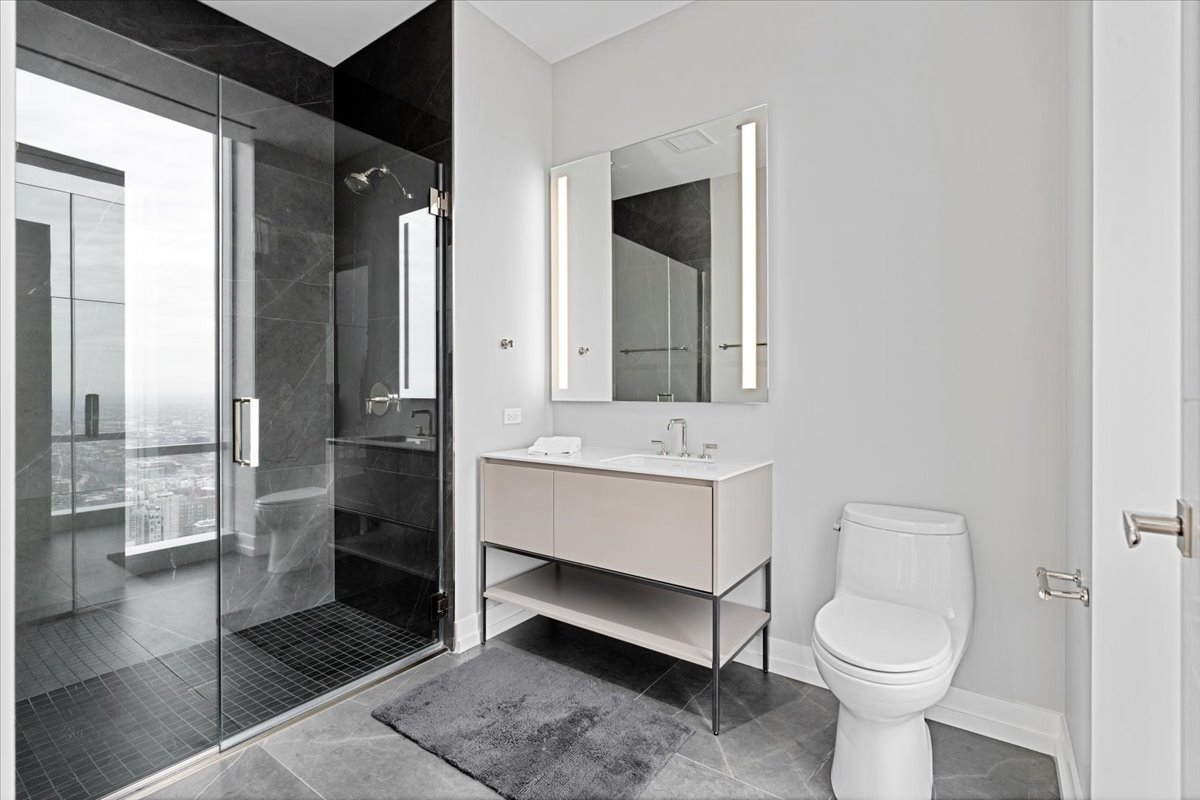 14 W Superior Street Unit: 6502