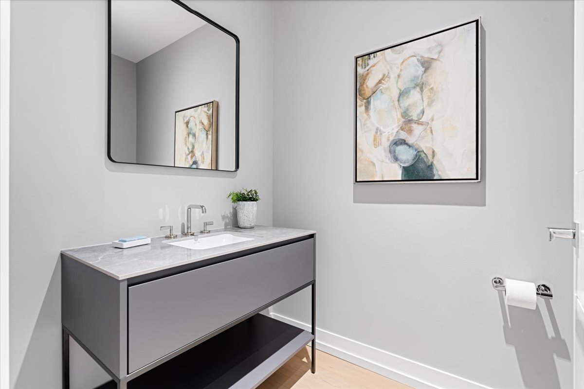 14 W Superior Street Unit: 6502