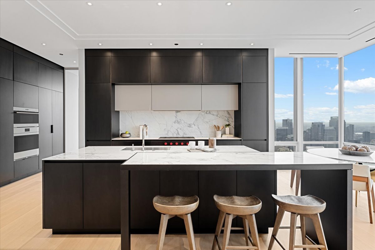 14 W Superior Street Unit: 6502