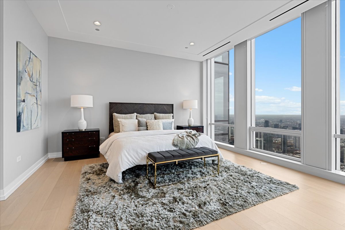 14 W Superior Street Unit: 6502