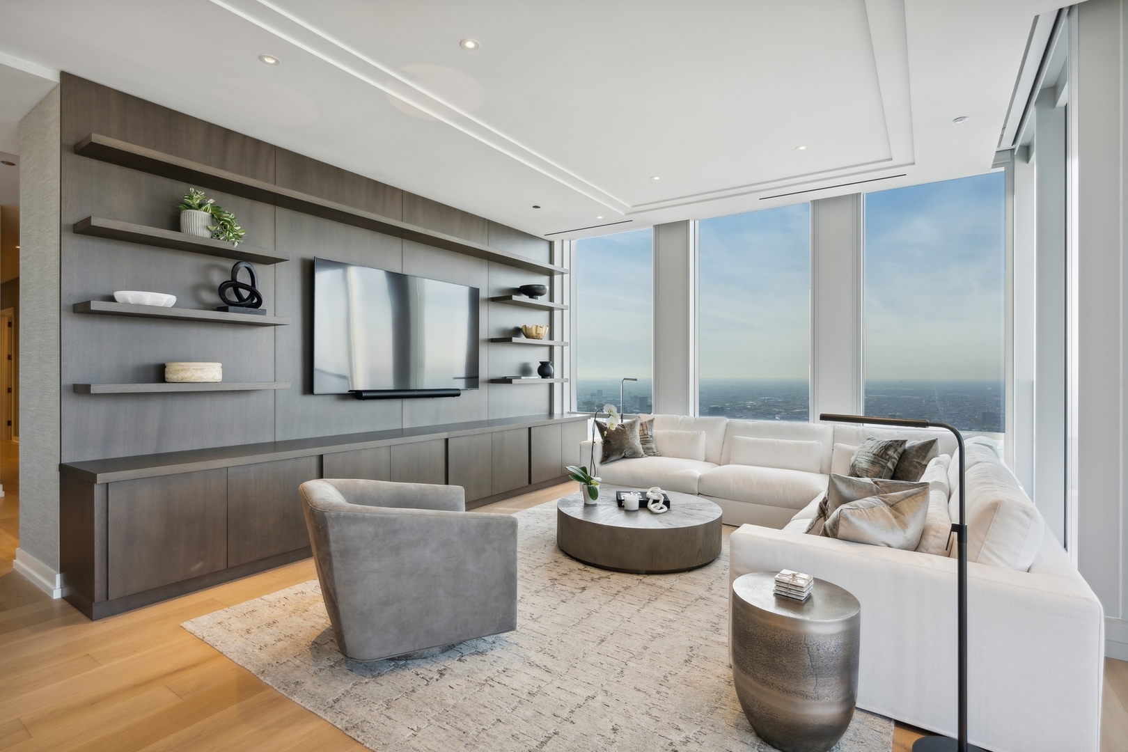 14 W Superior Street Unit: 6002