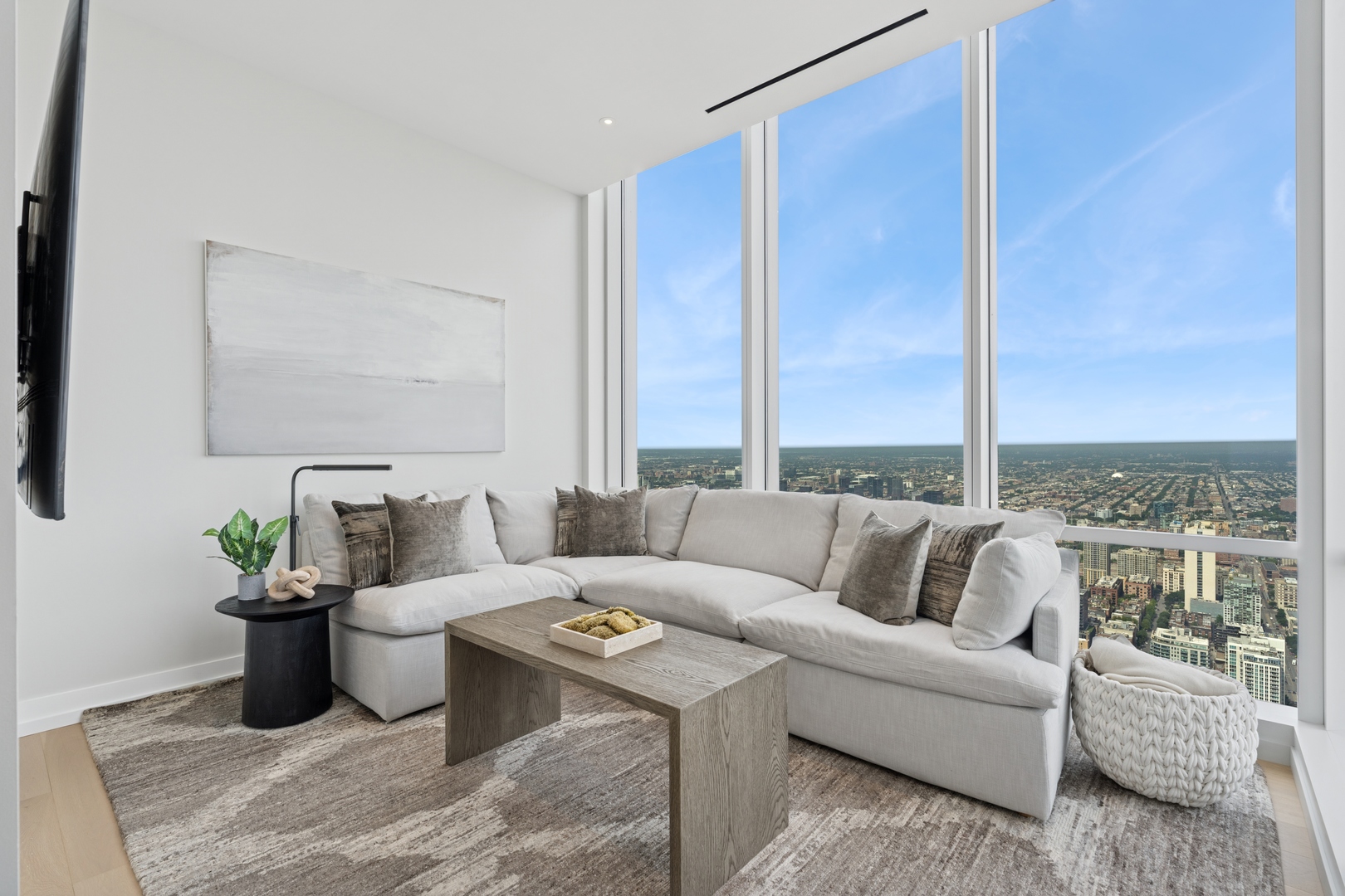 14 W Superior Street Unit: 6002