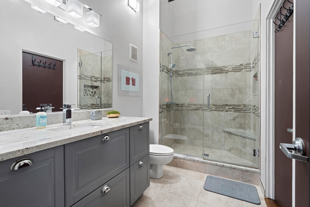 1000 W Washington Boulevard Unit: 420