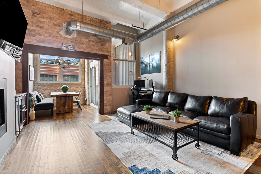 1000 W Washington Boulevard Unit: 420