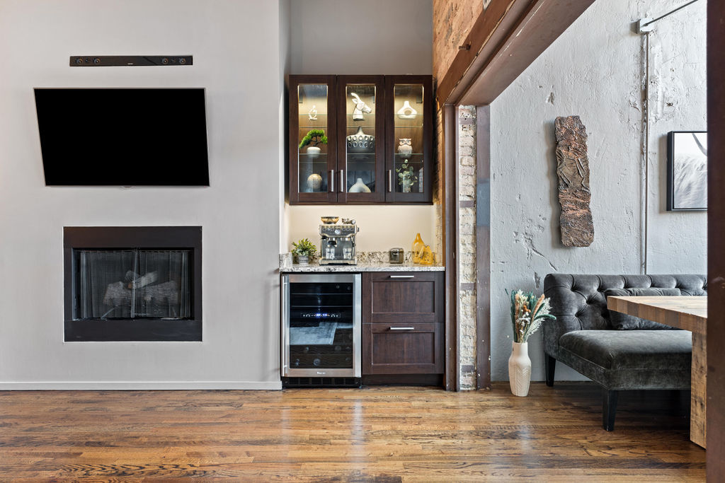 1000 W Washington Boulevard Unit: 420