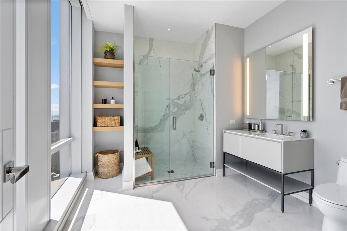 14 W Superior Street Unit: 6201