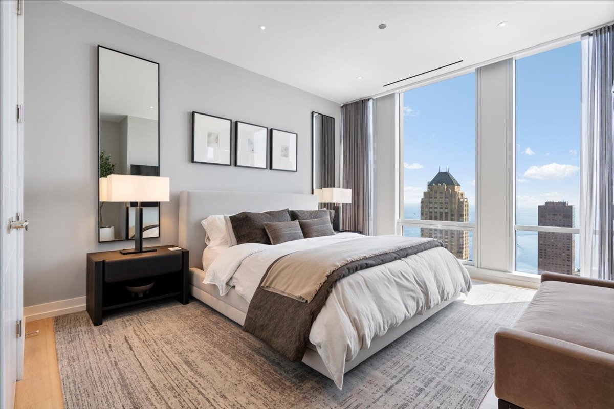 14 W Superior Street Unit: 6201