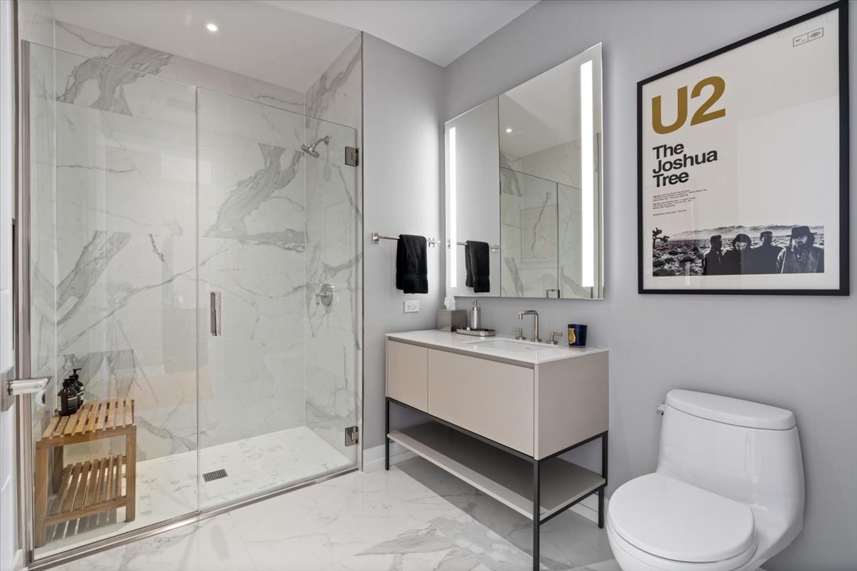 14 W Superior Street Unit: 6201