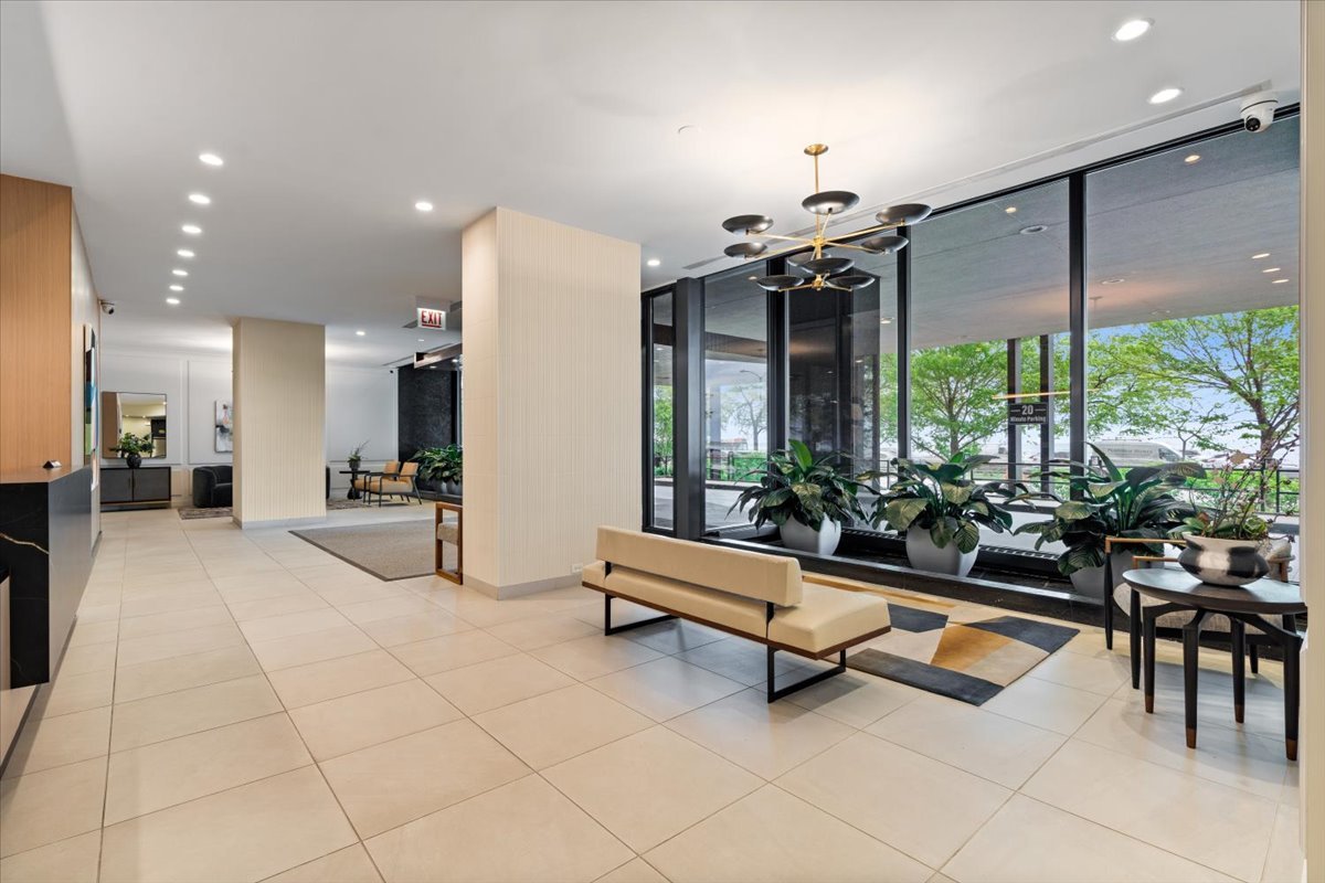 1440 N LAKE SHORE Drive Unit: 25E