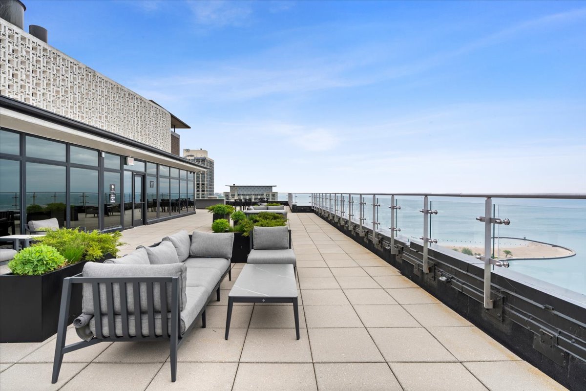 1440 N LAKE SHORE Drive Unit: 25E