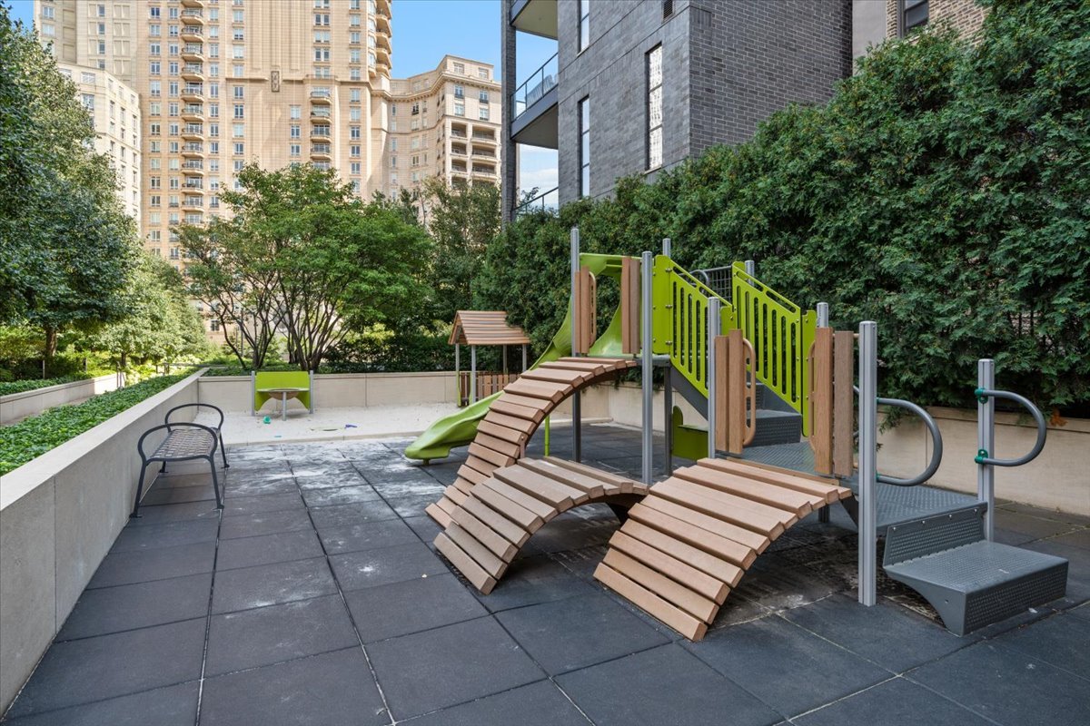451 W Deming Place