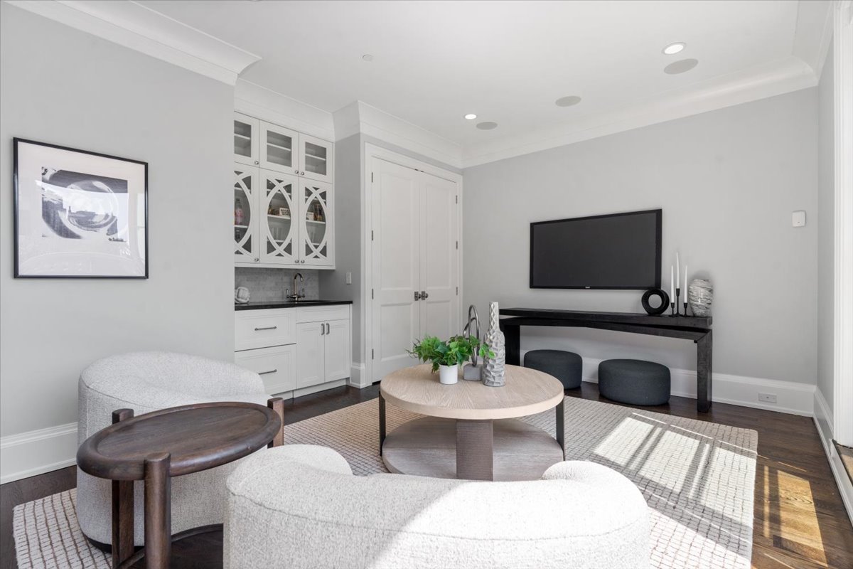 451 W Deming Place