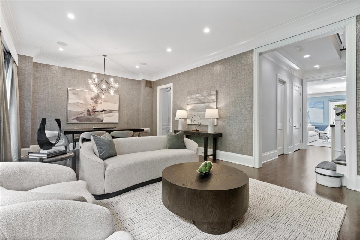 451 W Deming Place