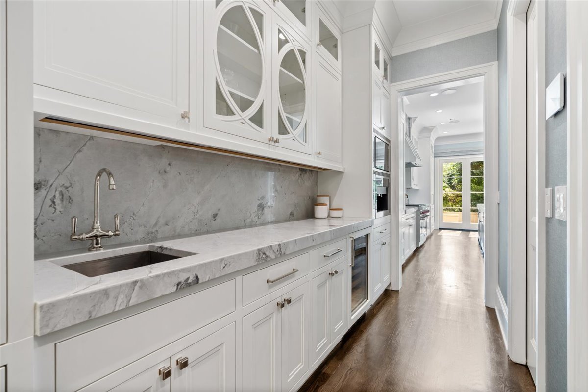 451 W Deming Place