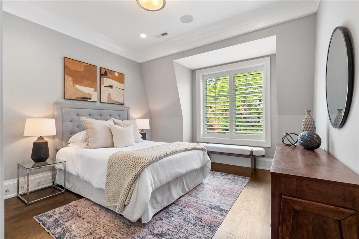 451 W Deming Place