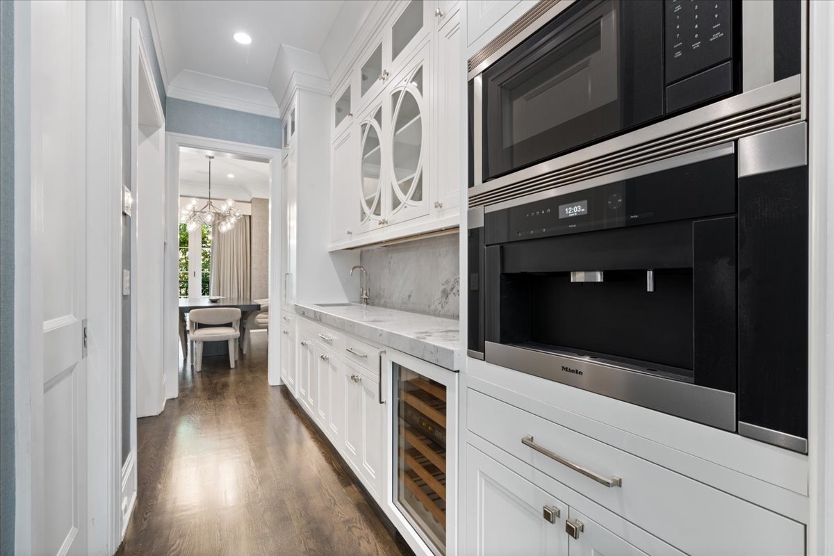 451 W Deming Place