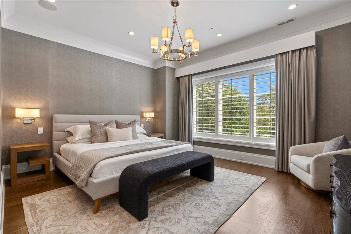 451 W Deming Place