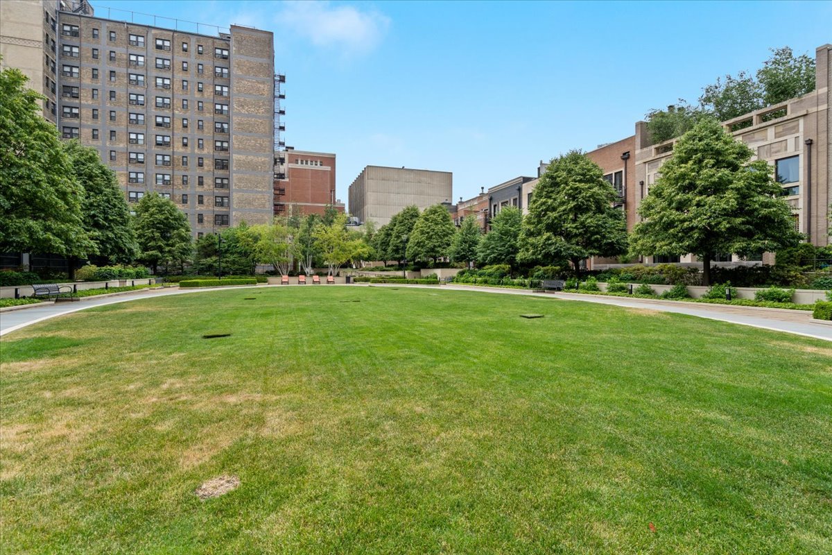 451 W Deming Place