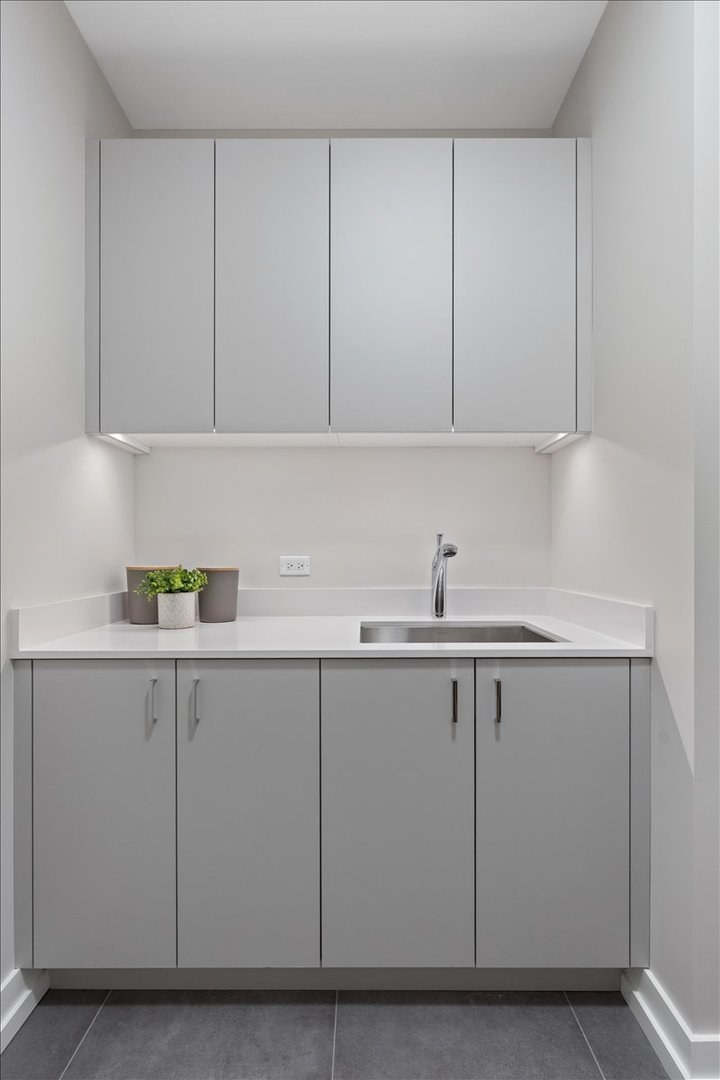 14 W Superior Street Unit: 5103