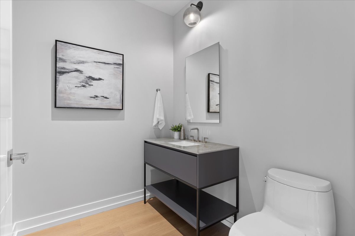 14 W Superior Street Unit: 5103