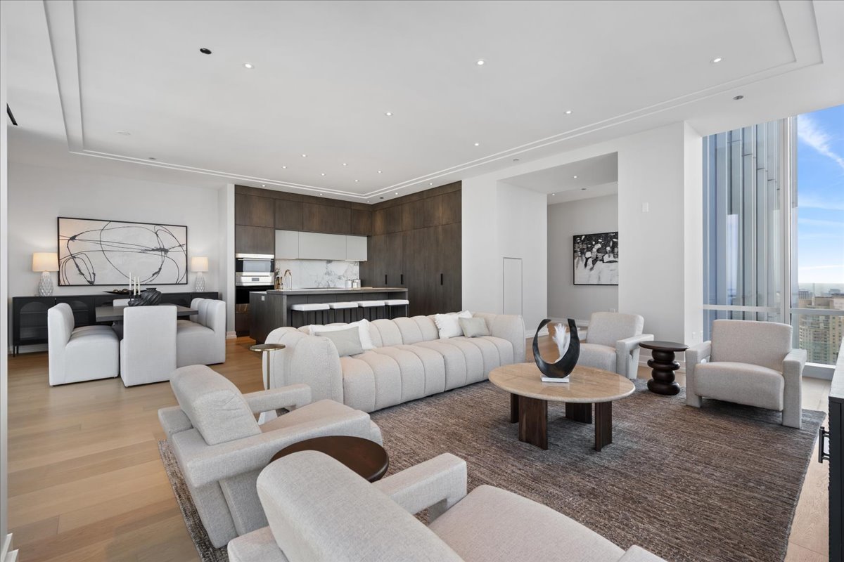14 W Superior Street Unit: 5103