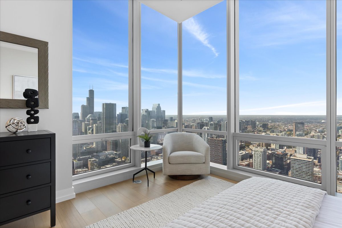 14 W Superior Street Unit: 5103