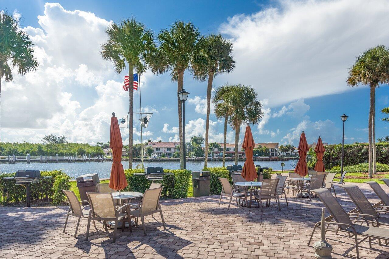 899 Jeffery Street 3050