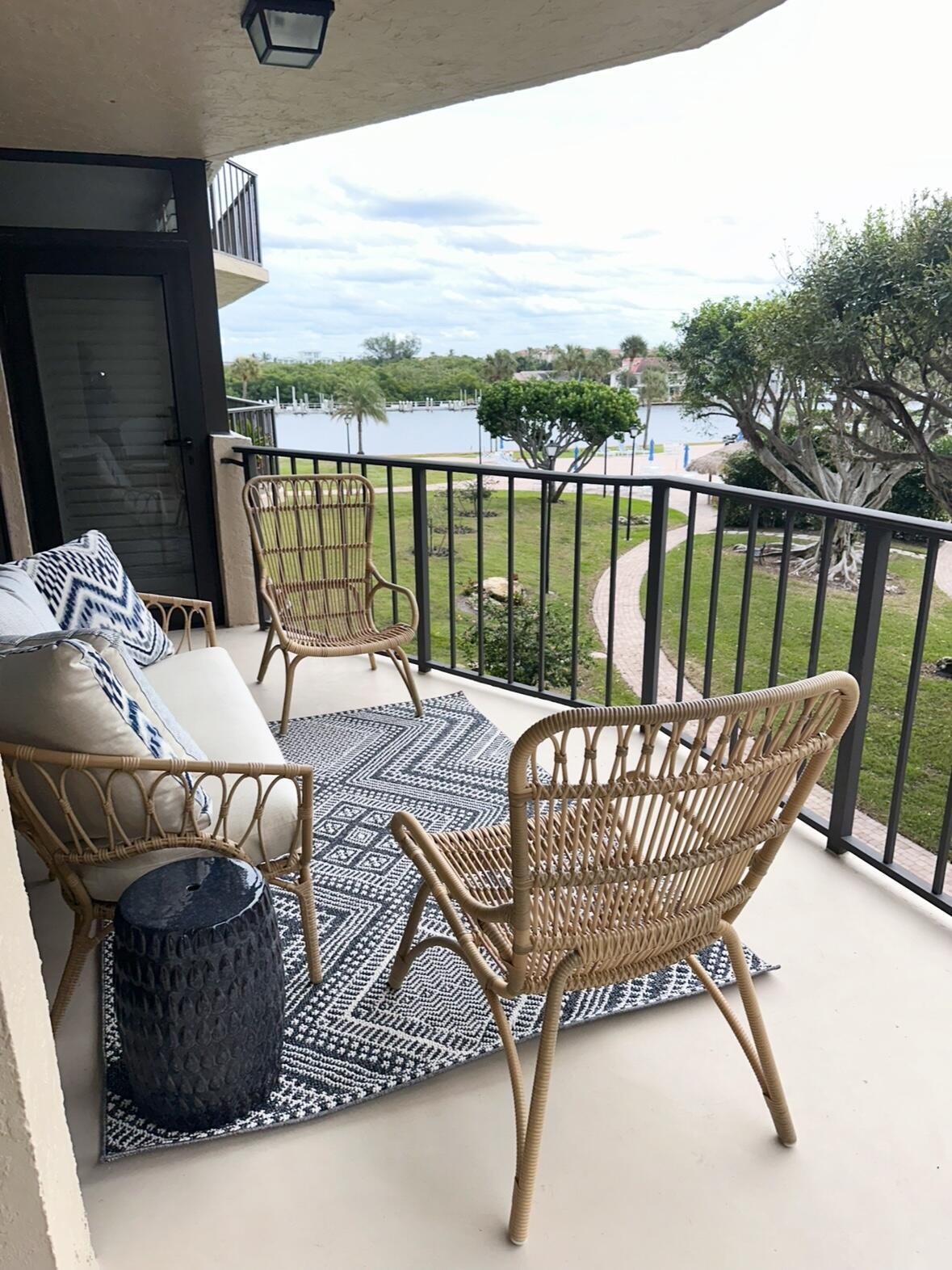 899 Jeffery Street 3050