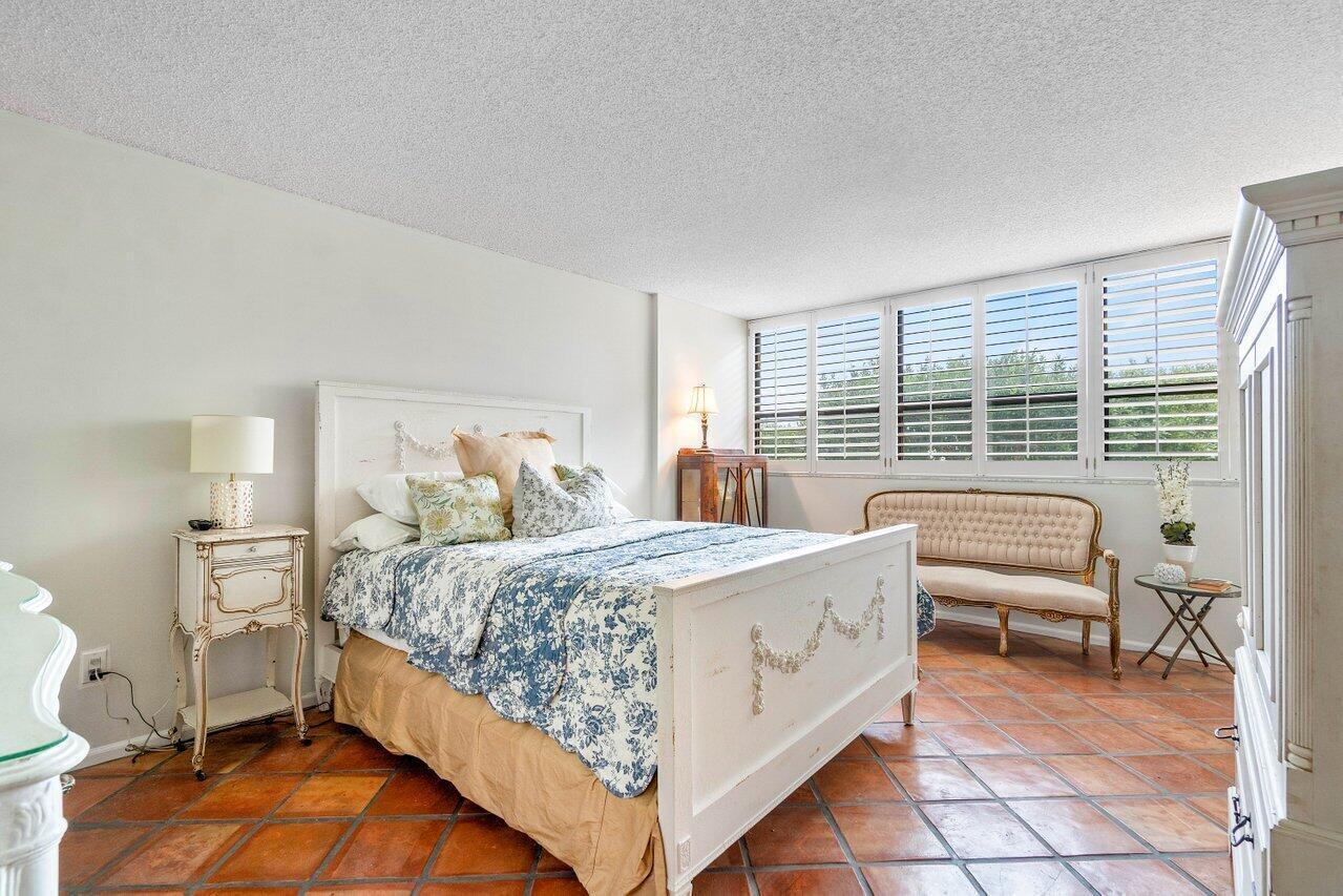 899 Jeffery Street 3050