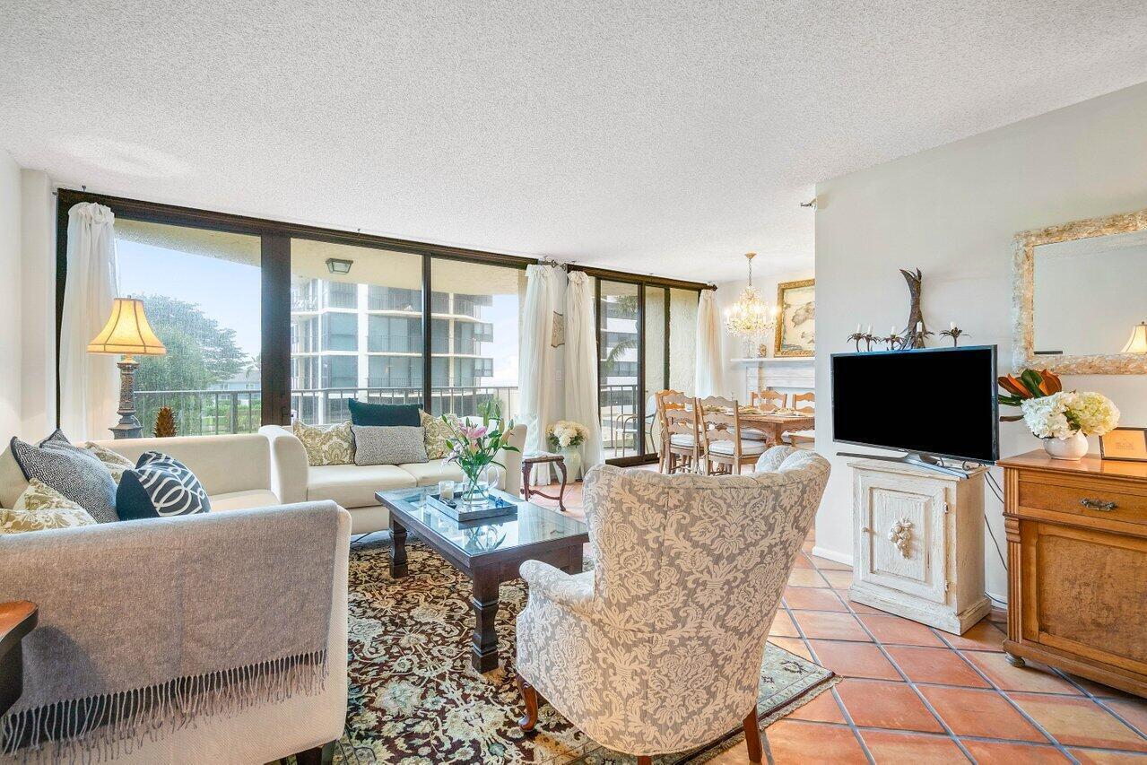 899 Jeffery Street 3050