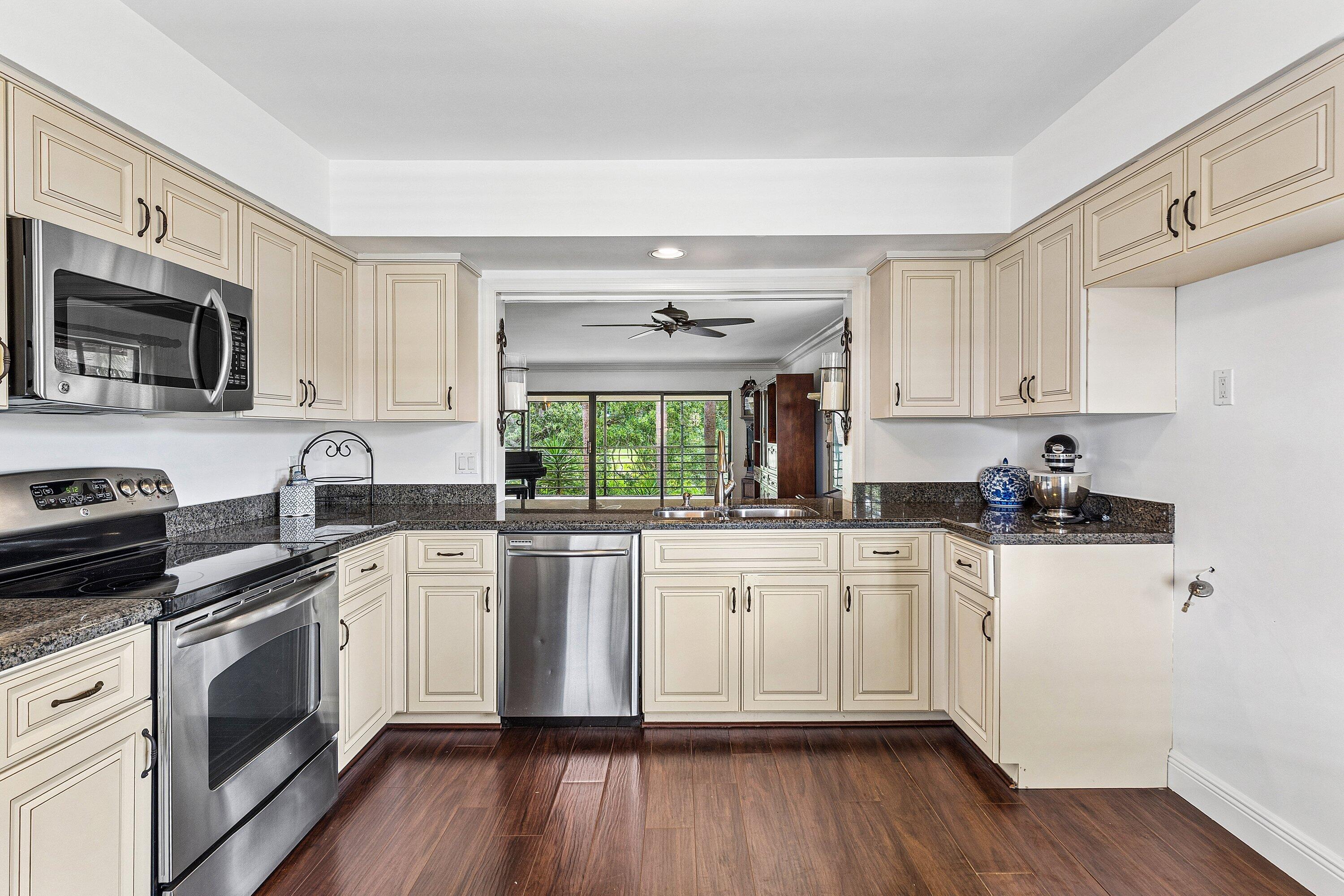 6462 Aspen Glen Circle