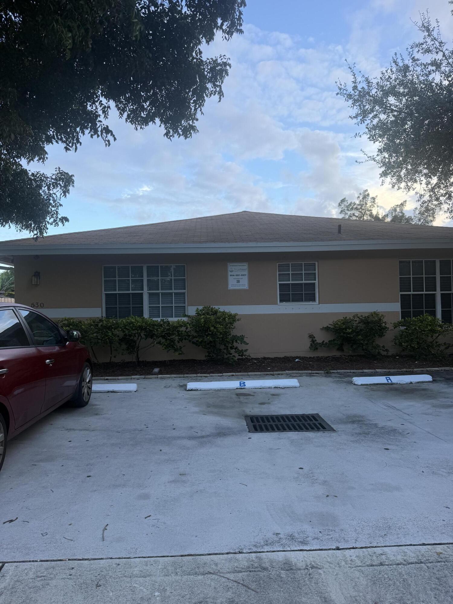 530 NE 34th Street 1