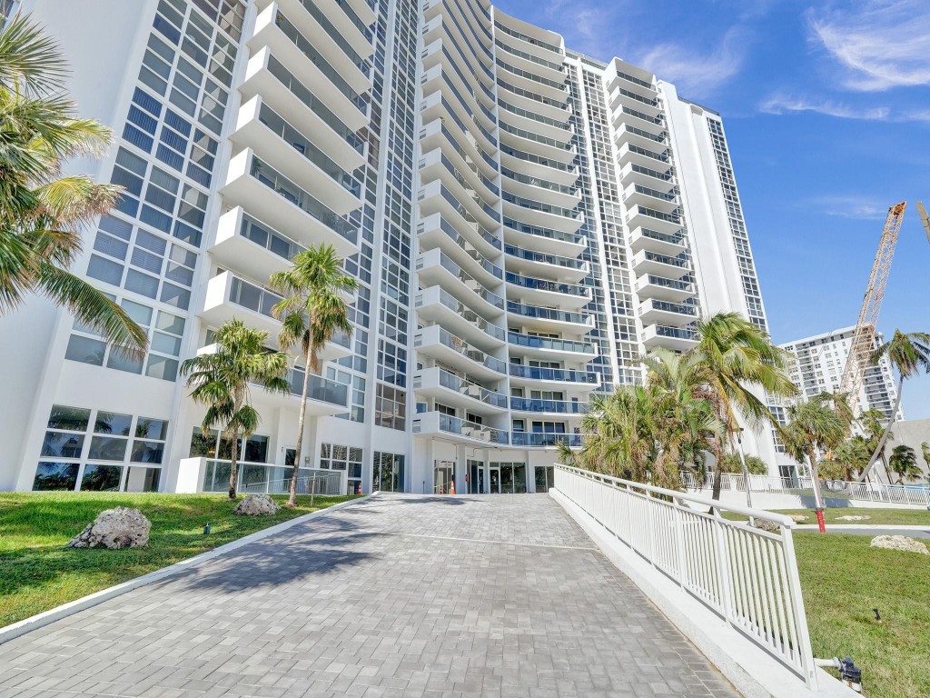 2841 N Ocean Blvd 1804