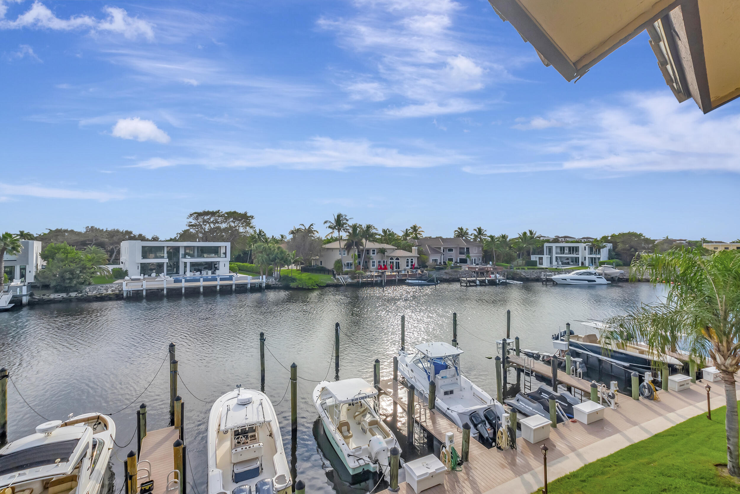 210 Captains Walk 715