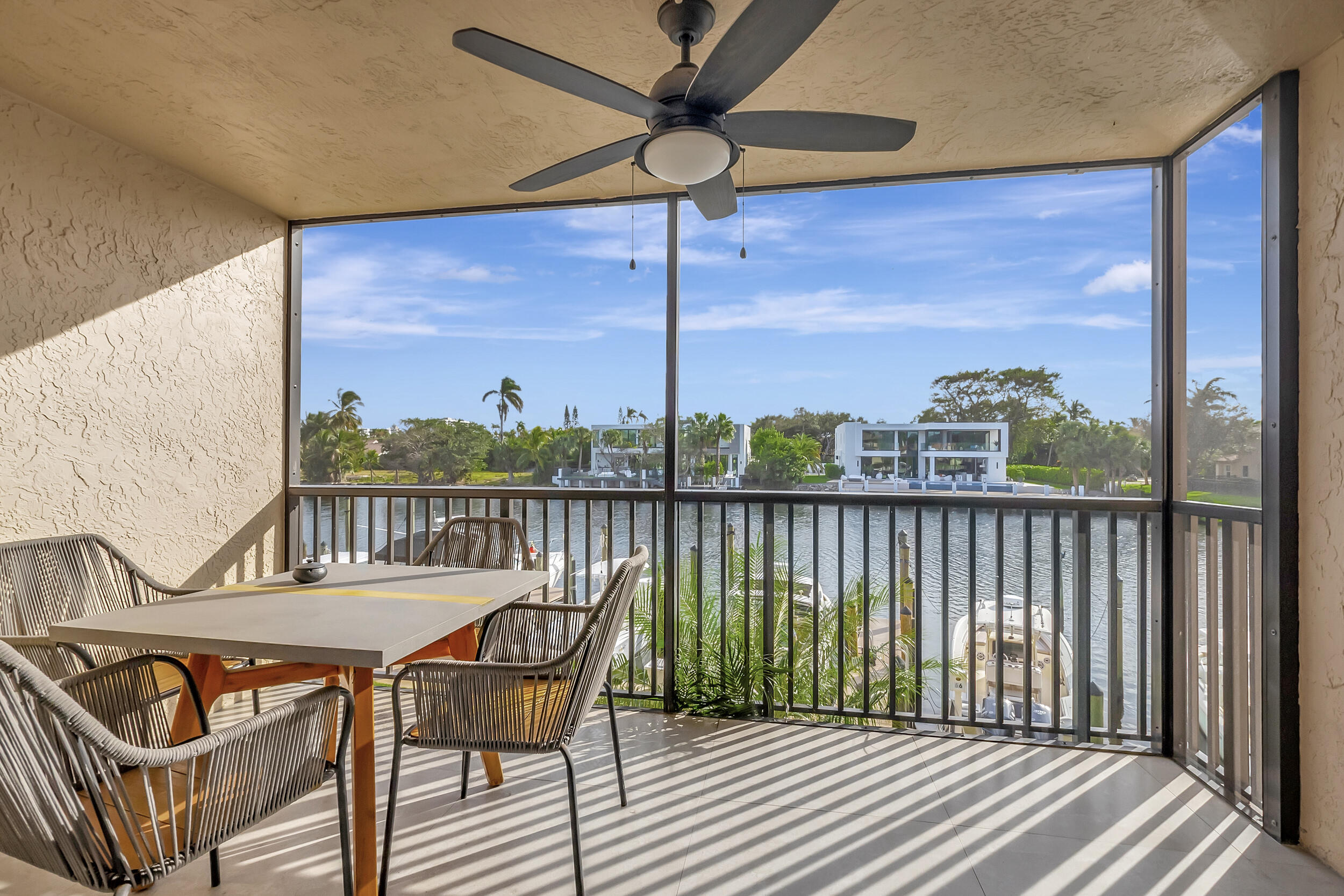 210 Captains Walk 715