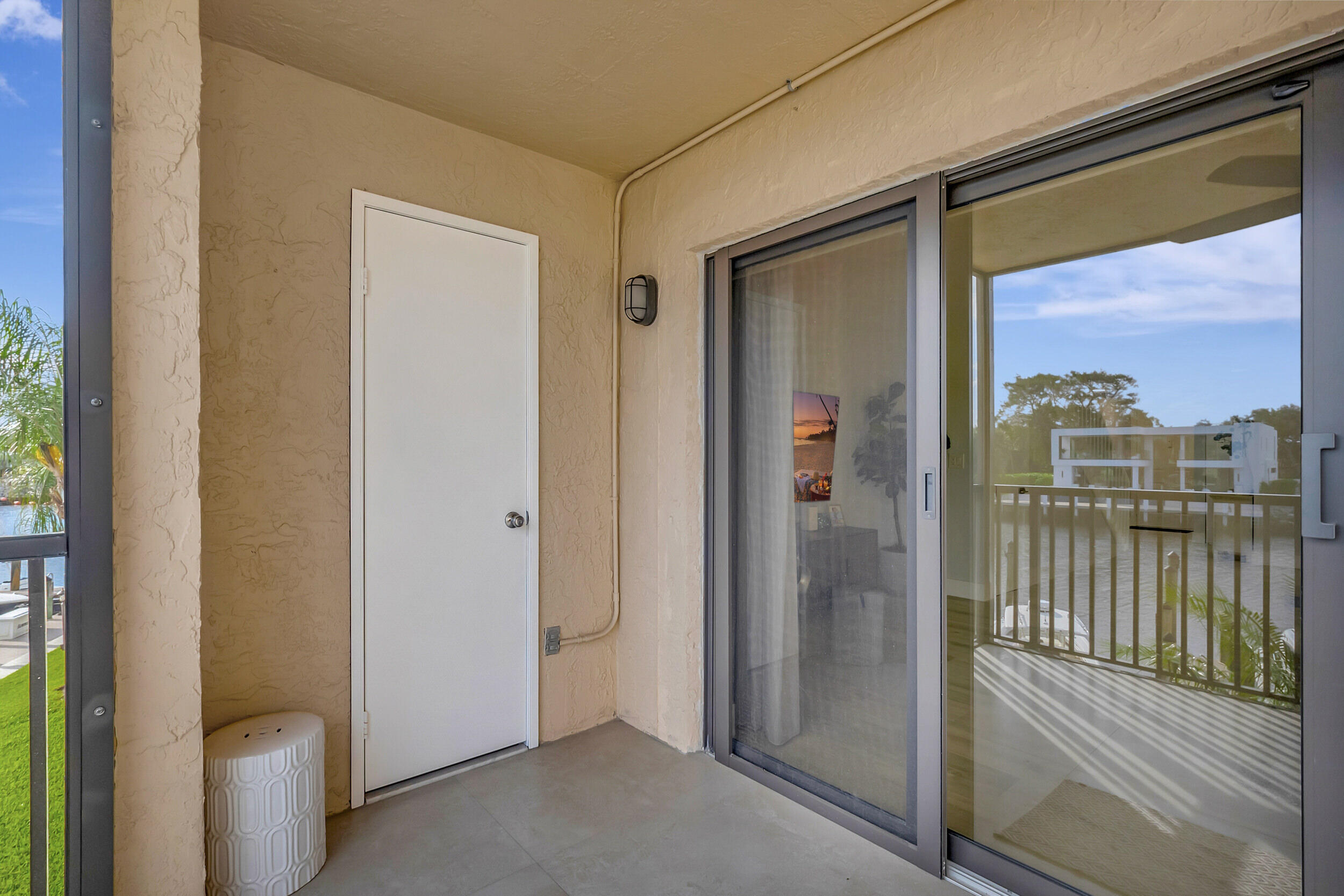 210 Captains Walk 715