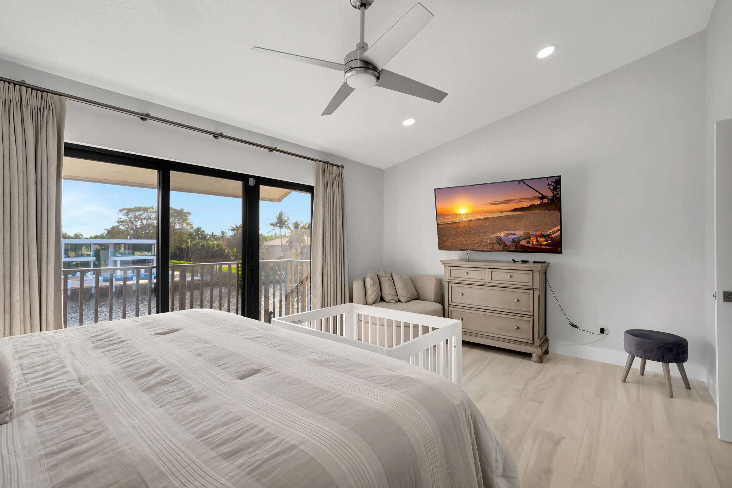 210 Captains Walk 715