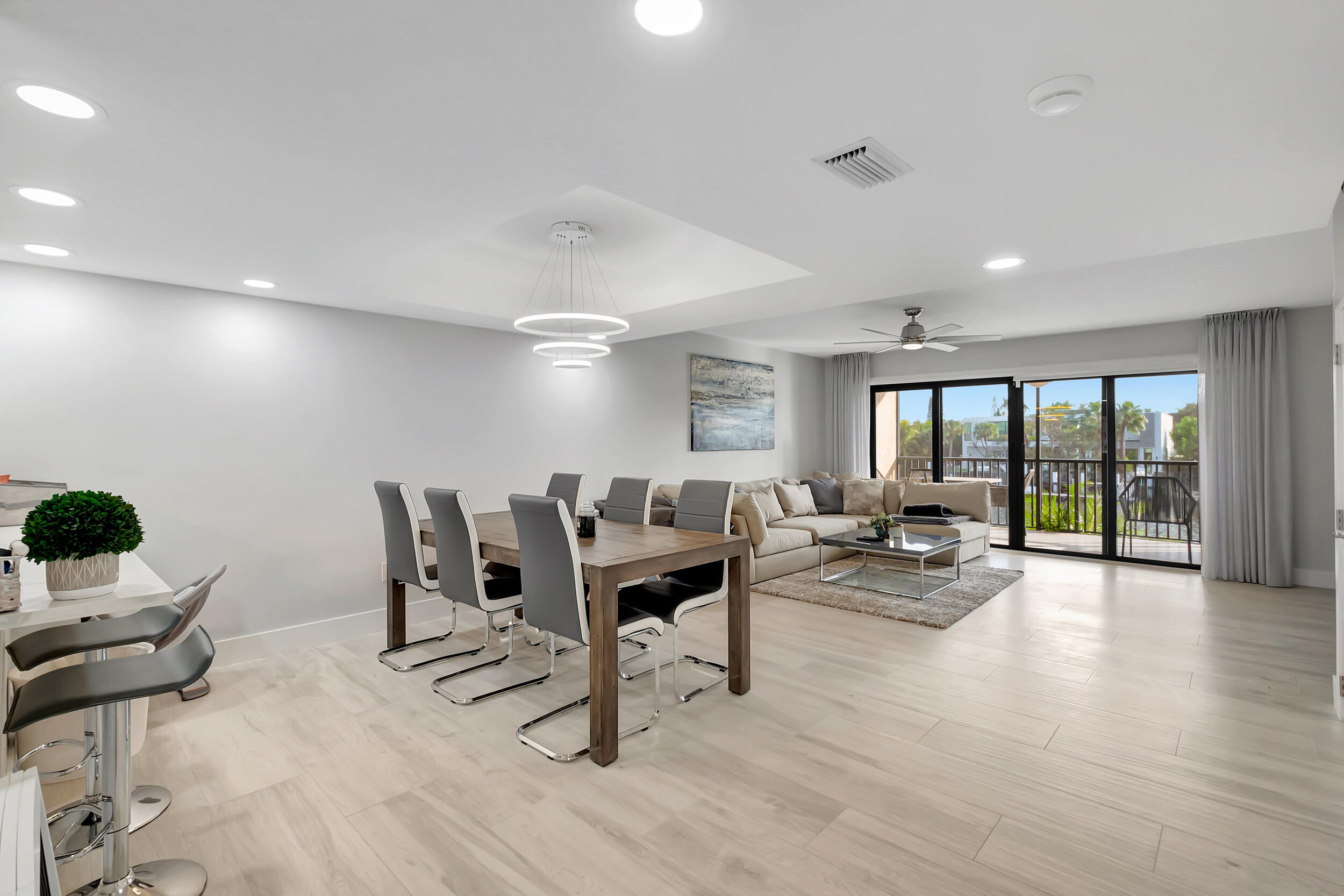 210 Captains Walk 715