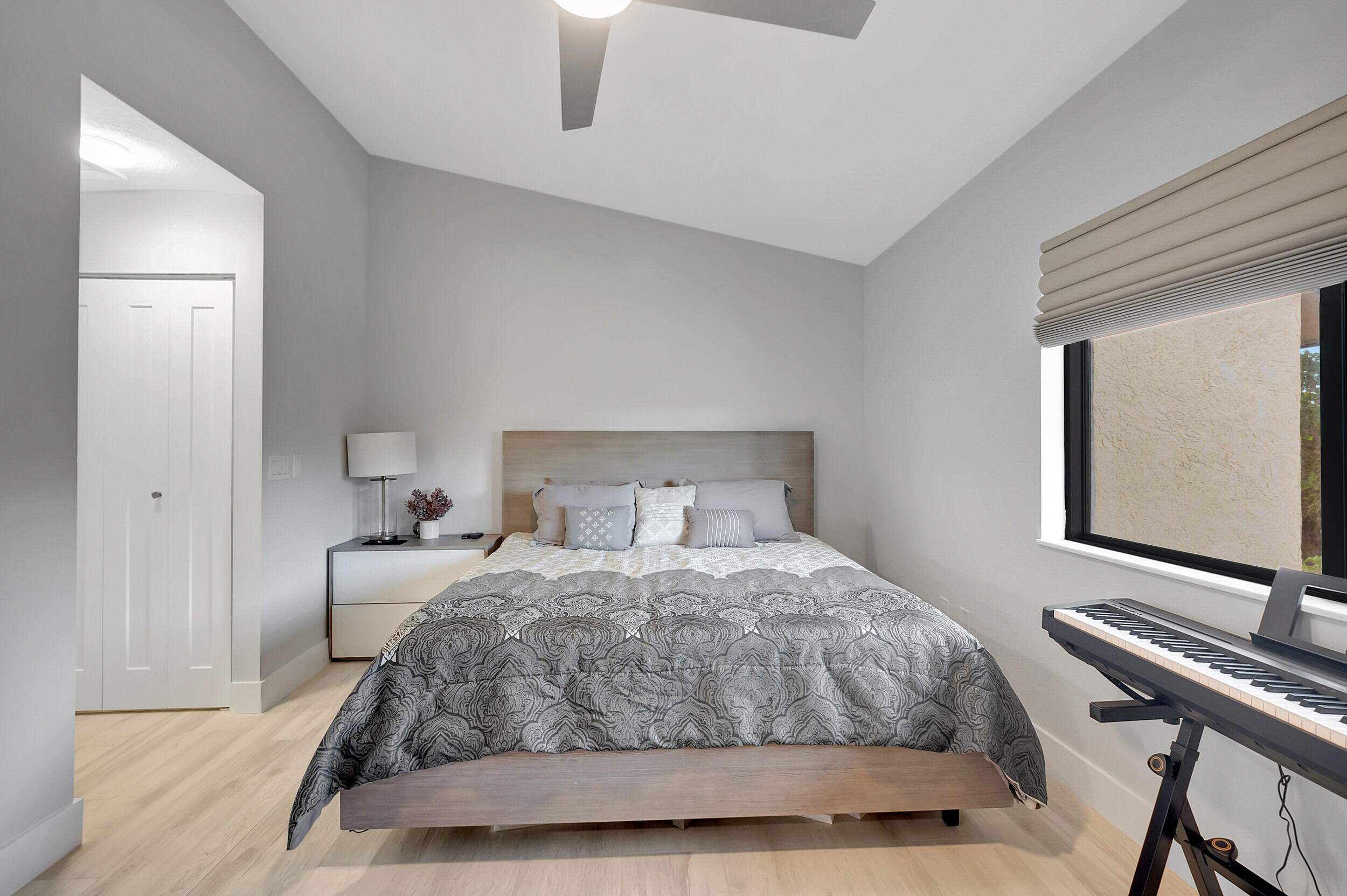 210 Captains Walk 715