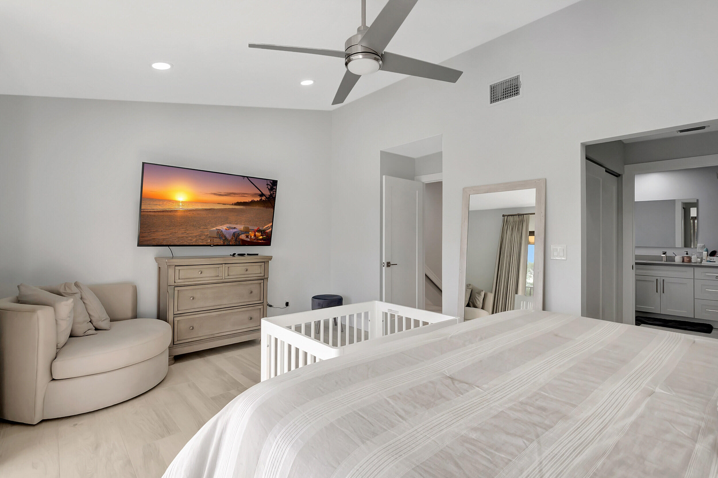 210 Captains Walk 715