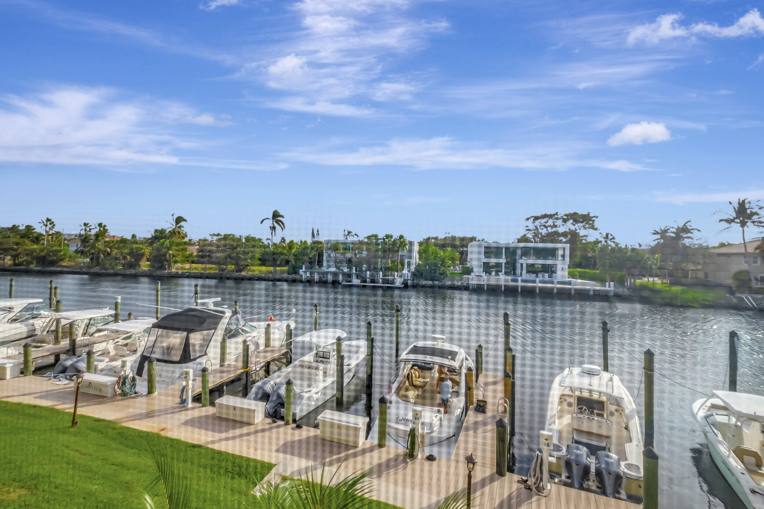 210 Captains Walk 715