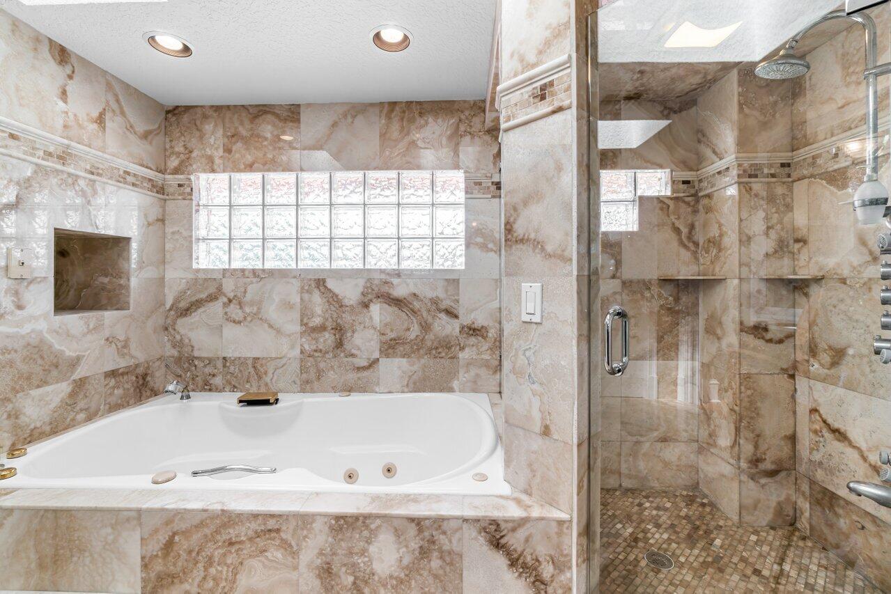 13679 Greentree Trail