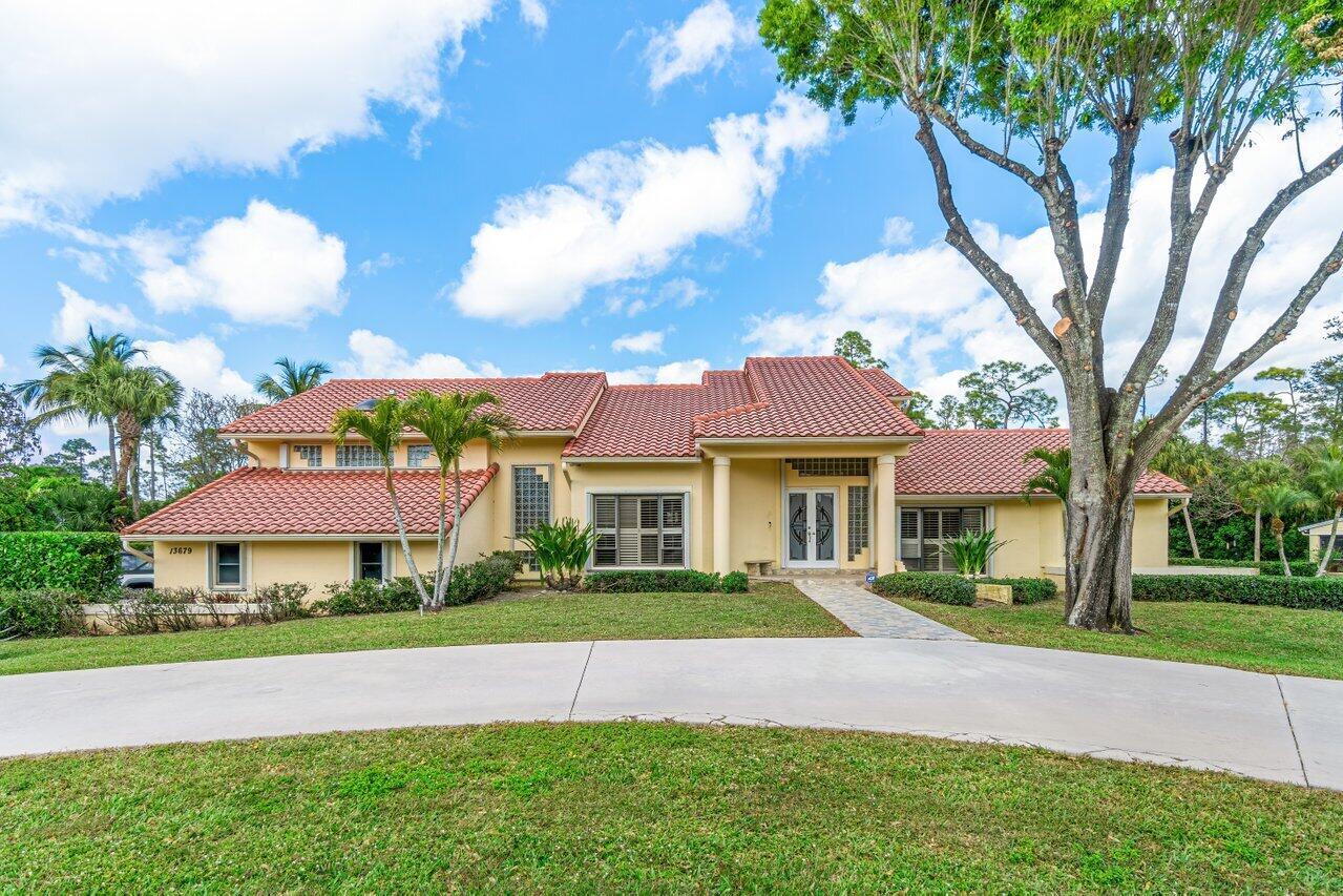 13679 Greentree Trail