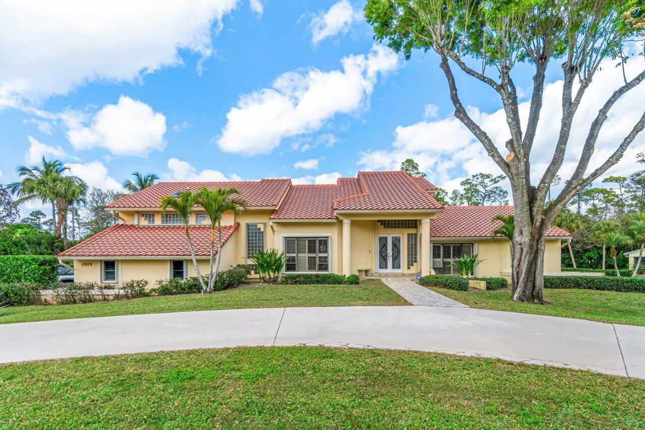 13679 Greentree Trail