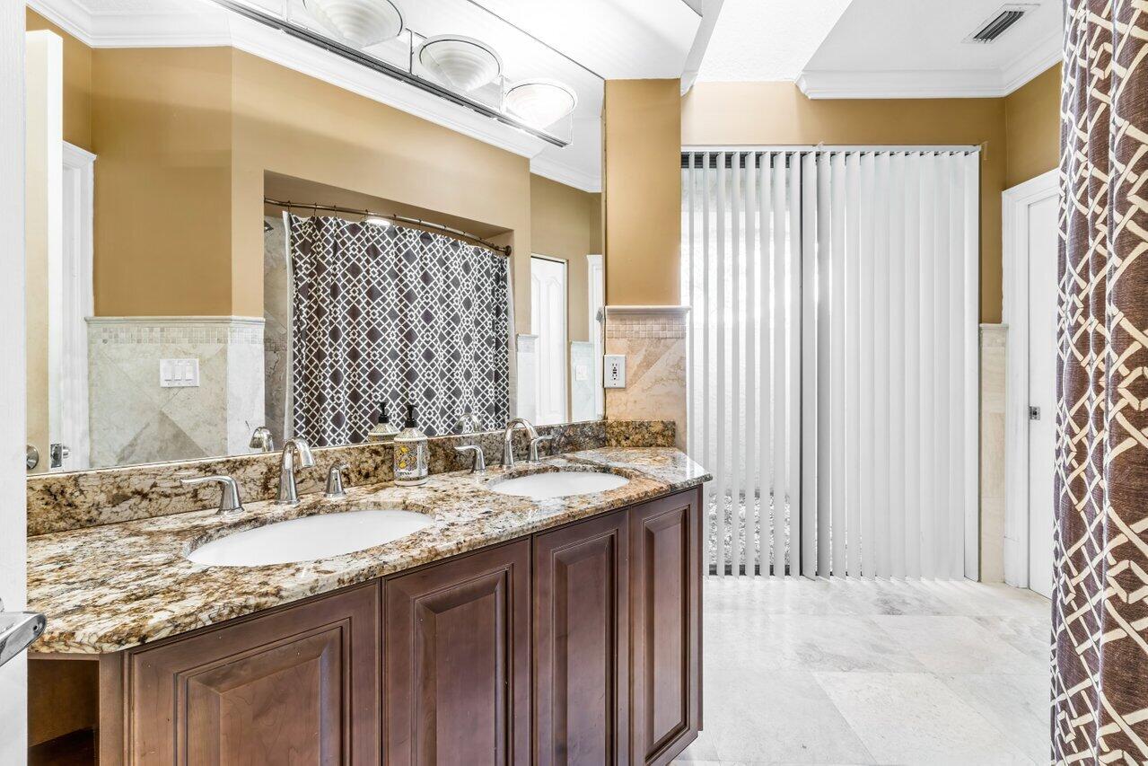 13679 Greentree Trail