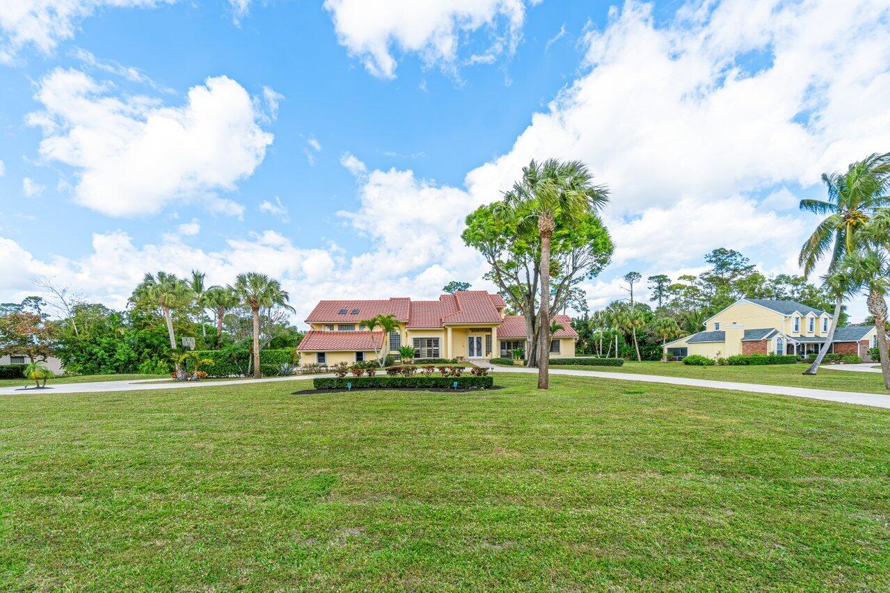 13679 Greentree Trail