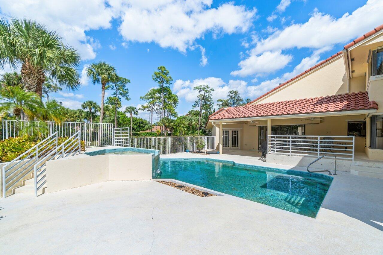 13679 Greentree Trail