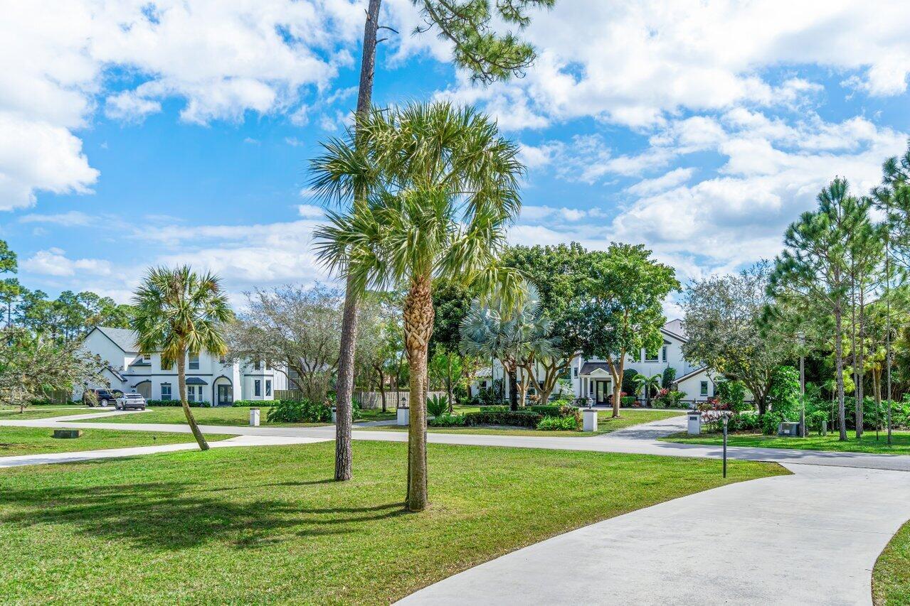 13679 Greentree Trail