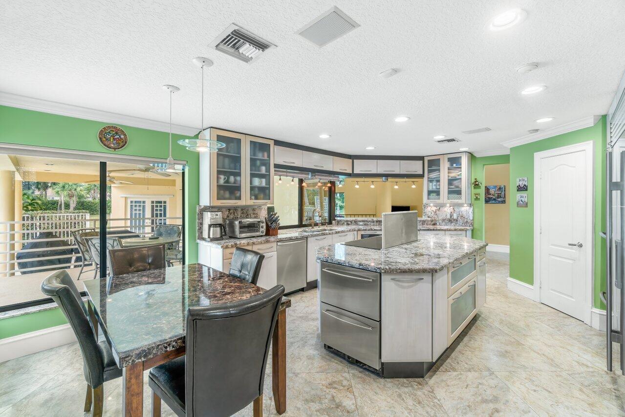 13679 Greentree Trail